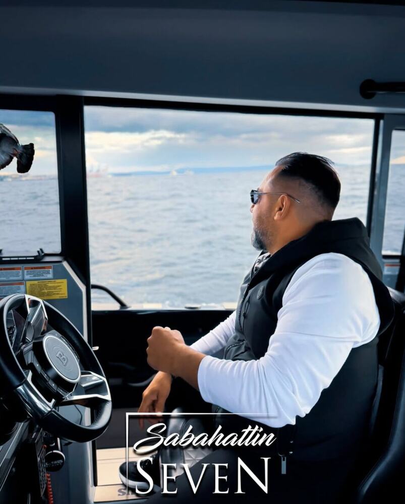 Sabahattin Seven — Denizde